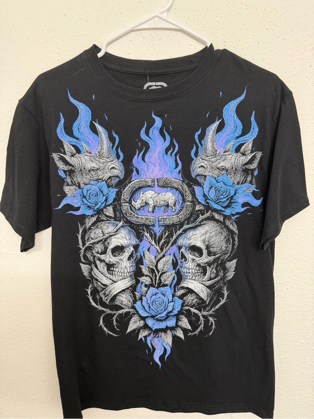 Ecko Unlimited Black Short-Sleeve Tee-Blue Skull, Rhino/Rose Graphic (Y2K Style)